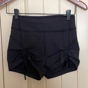 Lululemon Liberty Short, size 6